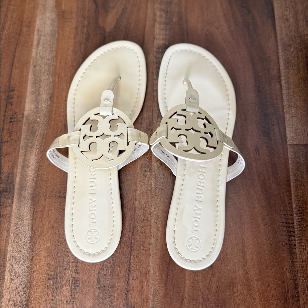 Tory Burch Cream Sandals Flip Flops - Picture 6 of 6